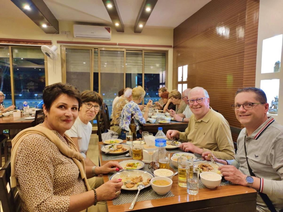 Hotel Peaceland Lumbini Kültér fotó